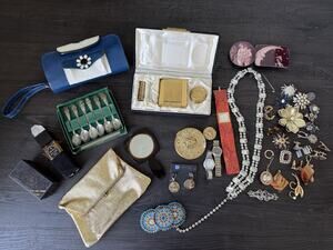 Vintage Jewelry & Accessorie Lot Watches Purses Compact Rhinestones Vanity Decor